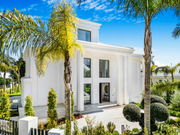 For sale 🏡✨ EXCLUSIVE NEW VILLA near MARBELLA CLUB ✨🏡