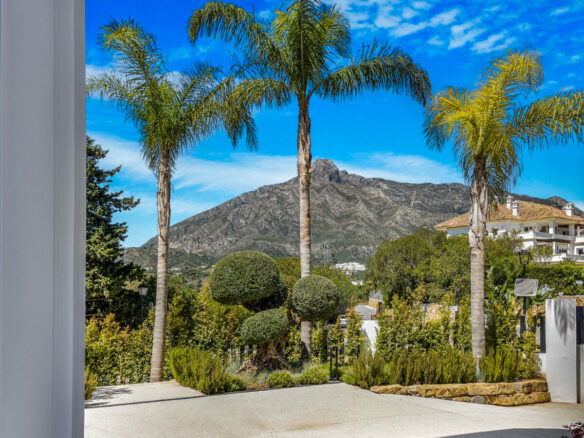 For sale 🏡✨ EXCLUSIVE NEW VILLA near MARBELLA CLUB ✨🏡