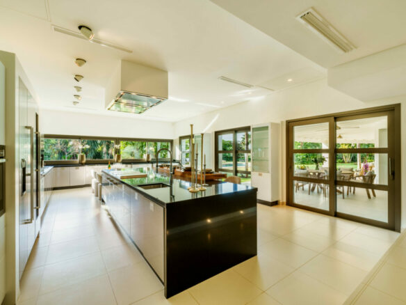 For sale 🏡✨ Luxury Turnkey Villa in La Cerquilla, Marbella 🌴💎