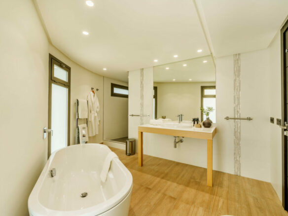 For sale 🏡✨ Luxury Turnkey Villa in La Cerquilla, Marbella 🌴💎