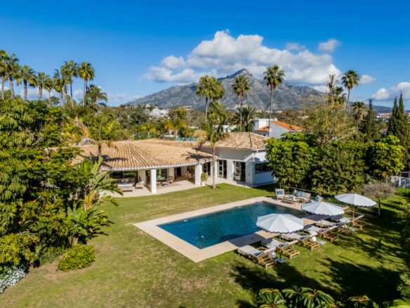 For sale 🏡✨ Luxury Turnkey Villa in La Cerquilla, Marbella 🌴💎