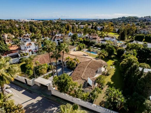 For sale 🏡✨ Luxury Turnkey Villa in La Cerquilla, Marbella 🌴💎