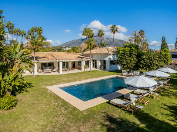 For sale 🏡✨ Luxury Turnkey Villa in La Cerquilla, Marbella 🌴💎