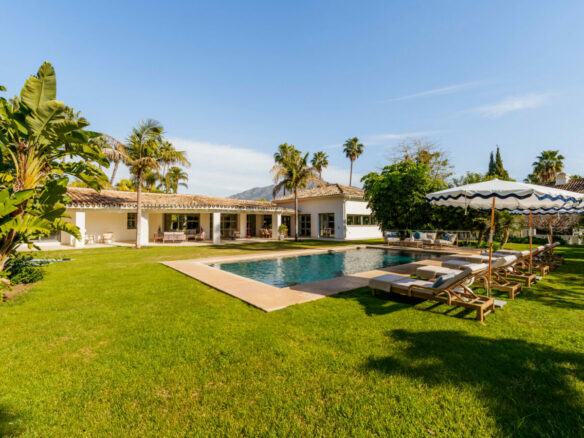 For sale 🏡✨ Luxury Turnkey Villa in La Cerquilla, Marbella 🌴💎