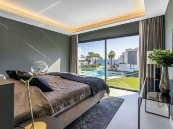 🌊FRONTLINE BEACH LUXURY TOWNHOUSE – TURNKEY-GATED – ESTEPONA 🏝️