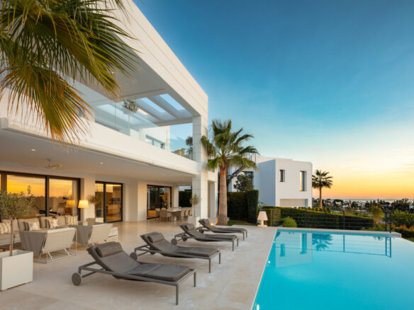 For sale – Modern 7B Villa in Nueva Andalucía, Marbella 🏡🌴 Gated 24H Guard