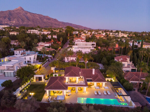 🏡✨ SOLD: Luxury Turnkey Villa in Nueva Andalucía, Marbella ✨🏡