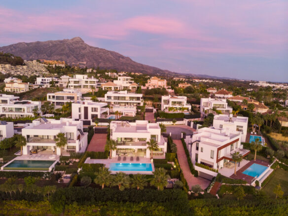 For sale – Modern 7B Villa in Nueva Andalucía, Marbella 🏡🌴 Gated 24H Guard