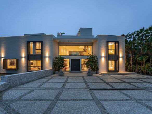 For sale 💰 Modern Villa  with Panoramic Views in La Zagaleta, Benahavis 🌟