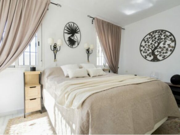 Los Naranjos 🏡 Reformed 2B Penthouse Apartment for Sale – Nueva Andalucia