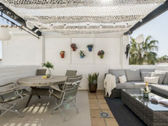 Los Naranjos 🏡 Reformed 2B Penthouse Apartment for Sale – Nueva Andalucia