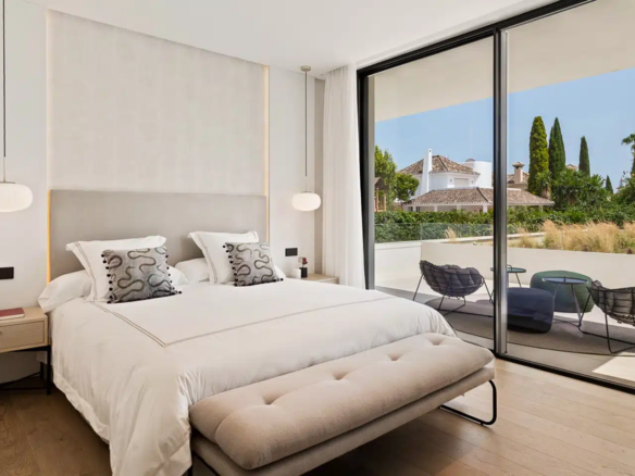 🏡 NUEVA ANDALUCÍA, MARBELLA 🌴☀️  💎 Modern 5B Villa for Sale & Rent 💎