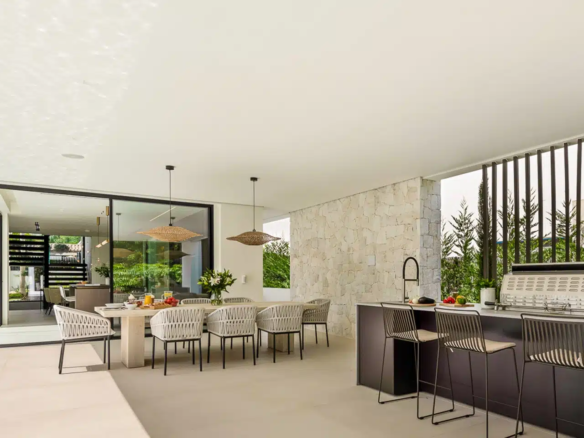 🏡 NUEVA ANDALUCÍA, MARBELLA 🌴☀️  💎 Modern 5B Villa for Sale & Rent 💎