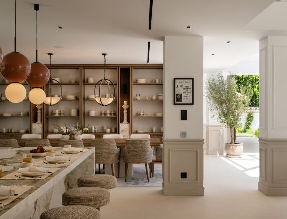 🔥 For Sale | 🌴 Turnkey 6-Bedroom Quality Mansion with Beach Club in Nueva Andalucía, Marbella 🏡🌟