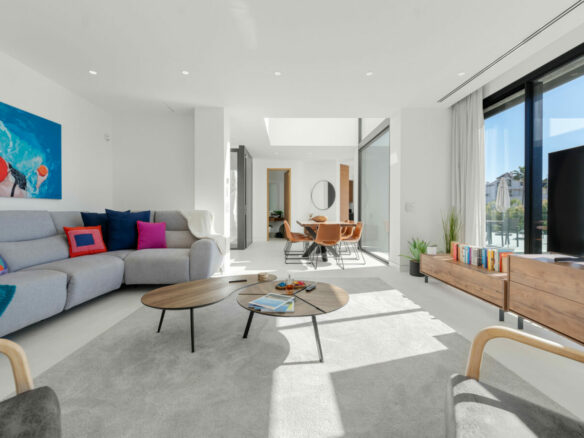 SOLD – Benahavís – Modern 4B Villa 🏔️✨ Gated – Seaviews