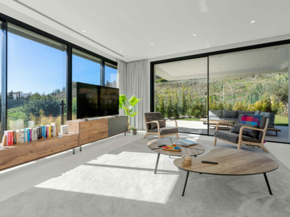 SOLD – Benahavís – Modern 4B Villa 🏔️✨ Gated – Seaviews