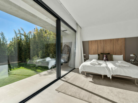 SOLD – Benahavís – Modern 4B Villa 🏔️✨ Gated – Seaviews