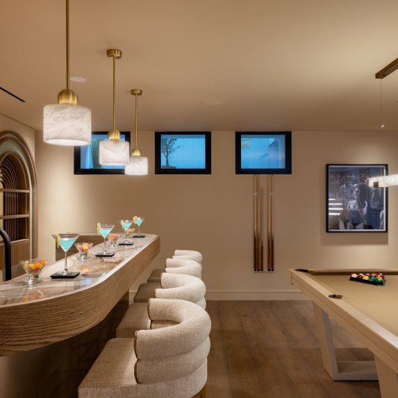 🔥 For Sale | 🌴 Turnkey 6-Bedroom Quality Mansion with Beach Club in Nueva Andalucía, Marbella 🏡🌟