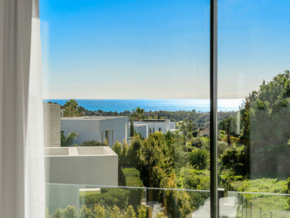 SOLD – Benahavís – Modern 4B Villa 🏔️✨ Gated – Seaviews