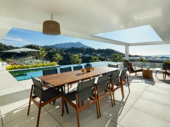 🌟 For Sale – El Madroñal Modern 8B Turnkey Villa 🌟 Sea views – Gated 