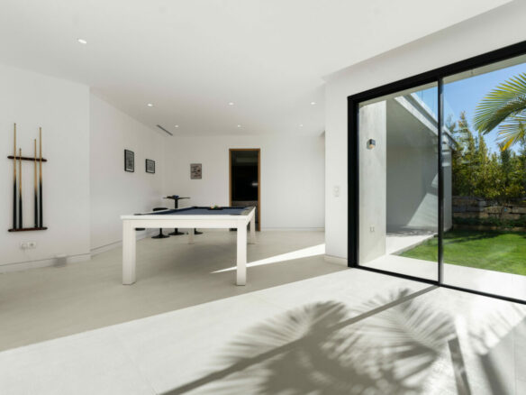 SOLD – Benahavís – Modern 4B Villa 🏔️✨ Gated – Seaviews