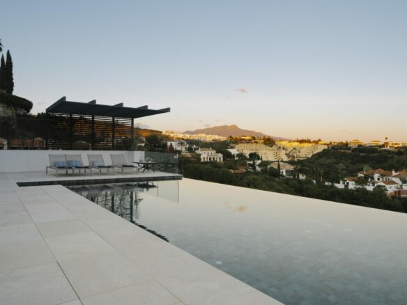 For sale – Modern 6B villa – Sea Views – Gated – Los Flamingos 🌊✨
