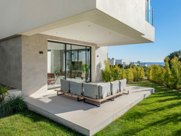 SOLD – Benahavís – Modern 4B Villa 🏔️✨ Gated – Seaviews