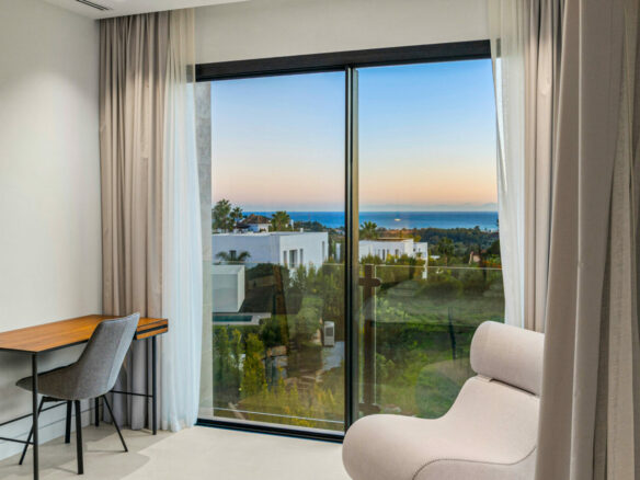 SOLD – Benahavís – Modern 4B Villa 🏔️✨ Gated – Seaviews