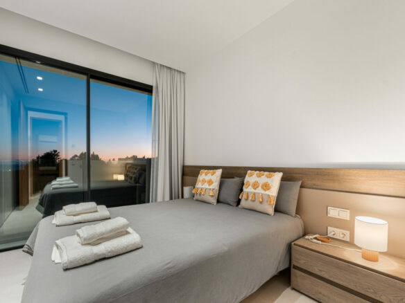 SOLD – Benahavís – Modern 4B Villa 🏔️✨ Gated – Seaviews