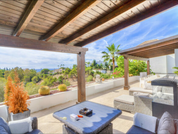 For Sale: 5-Bedroom Villa with Sea Views 🌴🌊 Gated – Golden Mile – Marbella