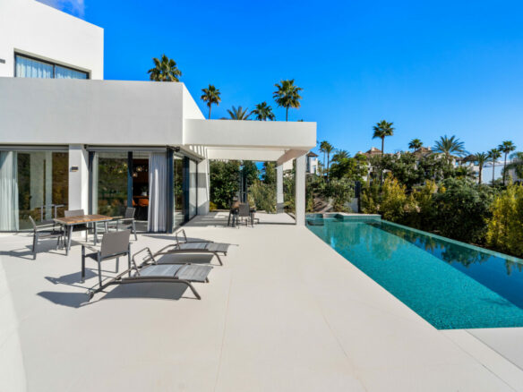 SOLD – Benahavís – Modern 4B Villa 🏔️✨ Gated – Seaviews
