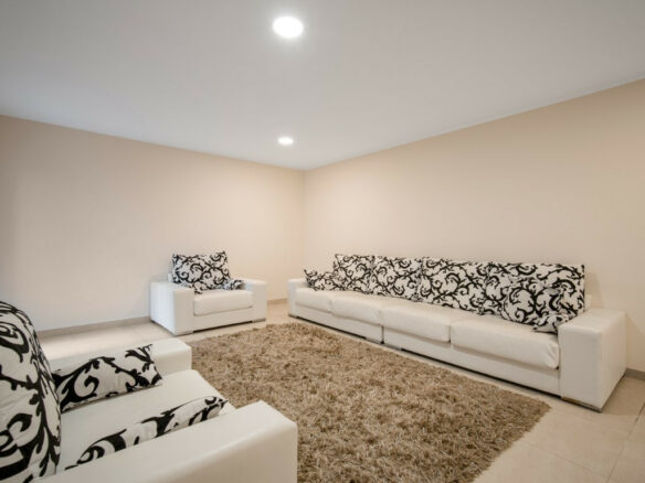 For Sale: Modern 6B Villa in gated Community 🏡✨ – Marbella – Golden Mile 