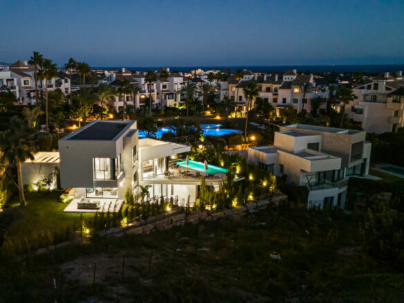 SOLD – Benahavís – Modern 4B Villa 🏔️✨ Gated – Seaviews