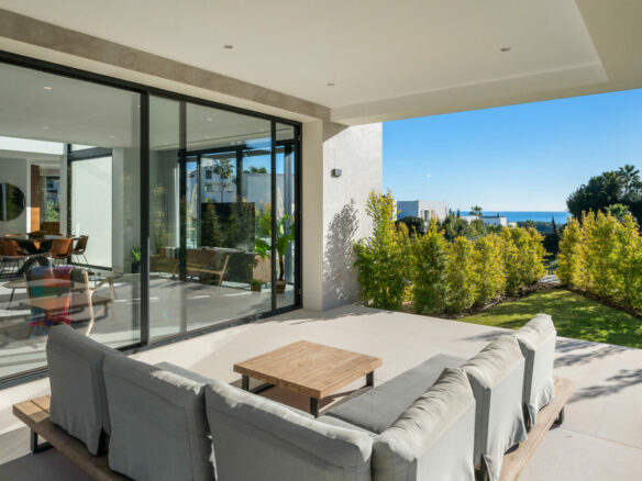 SOLD – Benahavís – Modern 4B Villa 🏔️✨ Gated – Seaviews