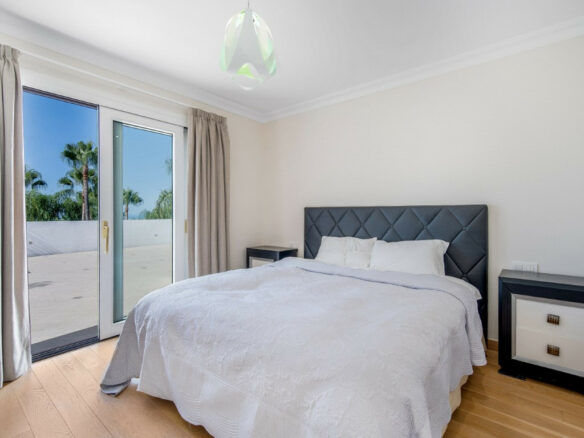 For Sale: Modern 6B Villa in gated Community 🏡✨ – Marbella – Golden Mile 