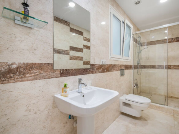 For Sale: Modern 6B Villa in gated Community 🏡✨ – Marbella – Golden Mile 