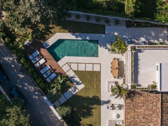 For sale – Marbella – Beachside Villa – Turnkey -Balinese-style pool 🏝️