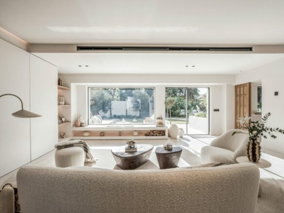 For sale – Marbella – Beachside Villa – Turnkey -Balinese-style pool 🏝️