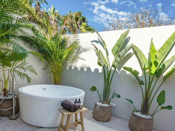 For sale – Marbella – Beachside Villa – Turnkey -Balinese-style pool 🏝️