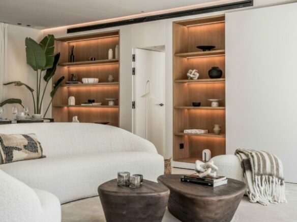For sale – Marbella – Beachside Villa – Turnkey -Balinese-style pool 🏝️