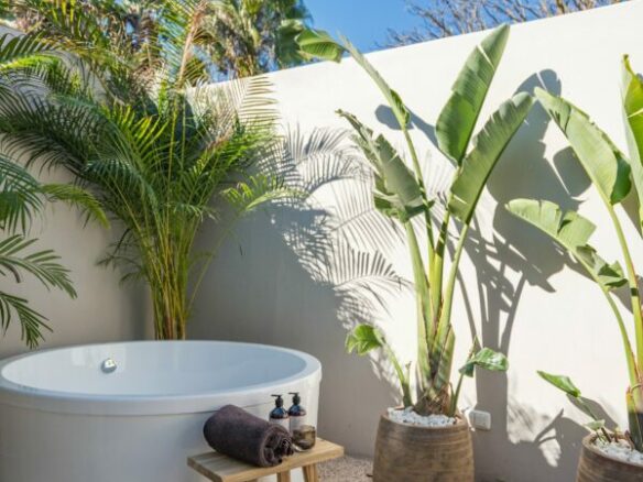 For sale – Marbella – Beachside Villa – Turnkey -Balinese-style pool 🏝️