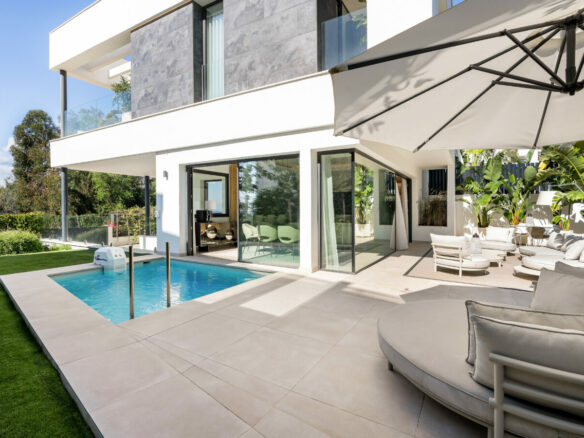 Refined Architectural Luxury with Panoramic Sea Views 🌅 in Sierra Blanca