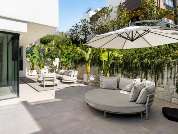 Refined Architectural Luxury with Panoramic Sea Views 🌅 in Sierra Blanca