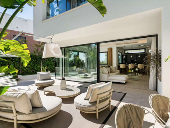 Refined Architectural Luxury with Panoramic Sea Views 🌅 in Sierra Blanca