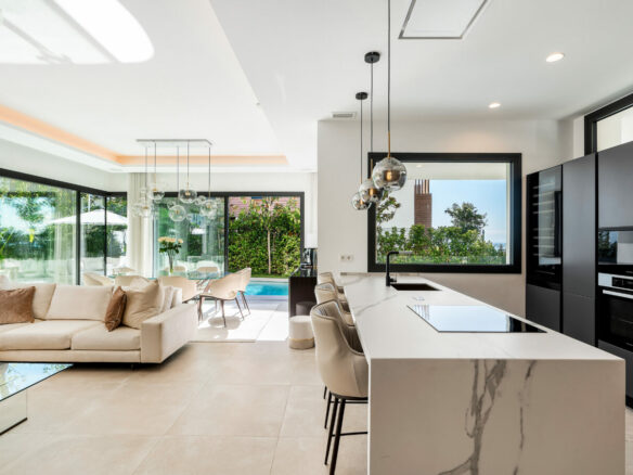 Refined Architectural Luxury with Panoramic Sea Views 🌅 in Sierra Blanca