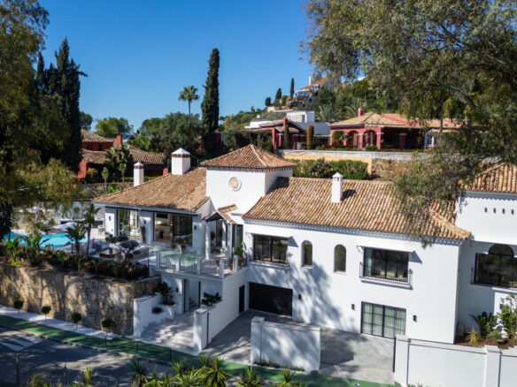 🔥 For Sale | 🌿🏌️‍♂️ Luxury Villa in La Quinta, Benahavís 🏡✨ Gated Community with 24h Guard