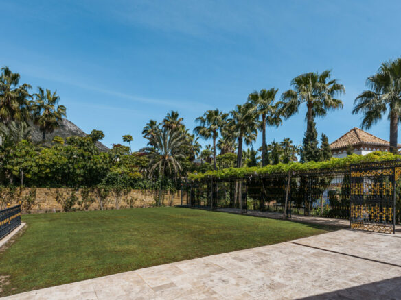 Reduced 🌟 For Sale: Luxury Neoclassical Estate with Breathtaking Sea Views in Sierra Blanca 🏛️🌊