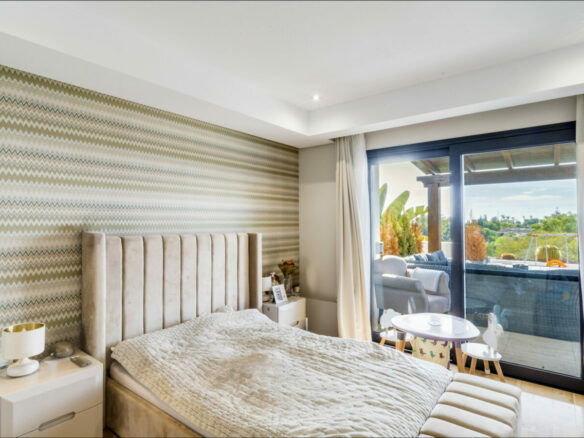 For Sale: 5-Bedroom Villa with Sea Views 🌴🌊 Gated – Golden Mile – Marbella