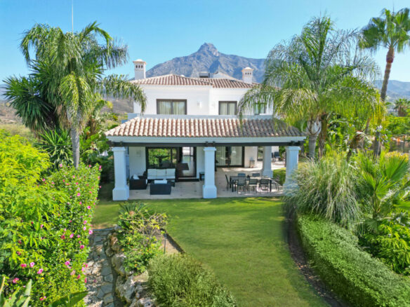 For Sale: Modern 6B Villa in gated Community 🏡✨ – Marbella – Golden Mile 