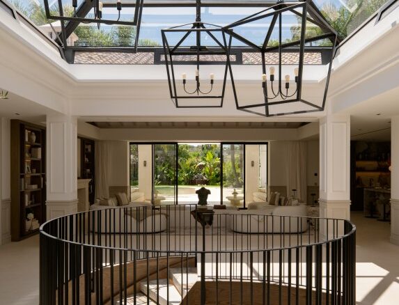 🔥 For Sale | 🌴 Turnkey 6-Bedroom Quality Mansion with Beach Club in Nueva Andalucía, Marbella 🏡🌟